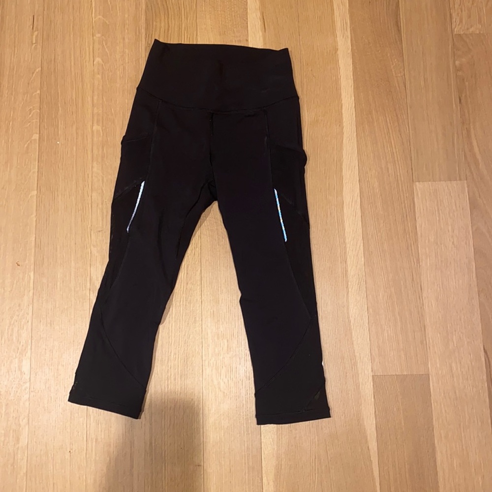 RARE CAPRI LULULEMON LEGGINGS!